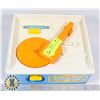 Image 1 : FISHER PRICE RECORD PLAYER & DR SEUSS BOOKS