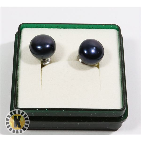 PAIR OF NAVY-BLUE FRESHWATER PEARL EARRINGS WITH