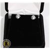 Image 1 : 1 CARAT TWT .925 SILVER CZ DIAMOND EARRINGS