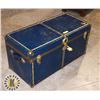 Image 1 : METAL BLUE WITH BRASS ACCENTS TRUNK