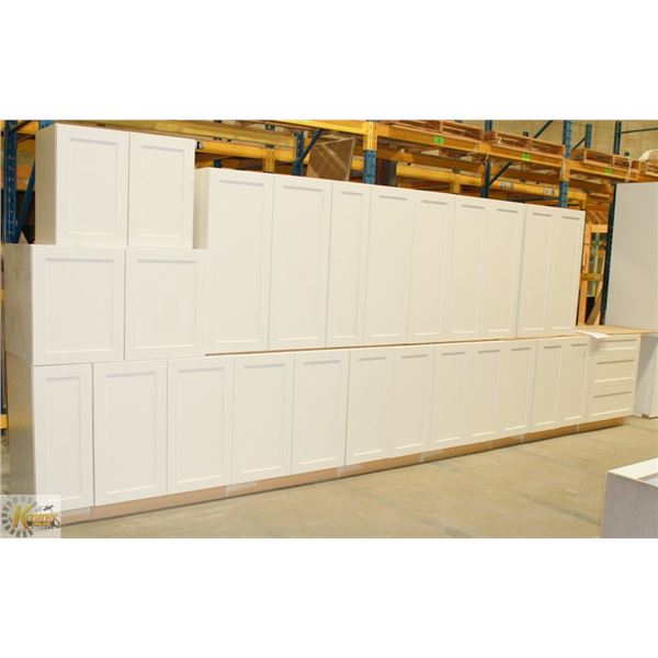 15 BOX KITCHEN WITH MOLDINGS COLOUR ANTIQUE WHITE