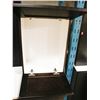Image 2 : WALL CAB 24" W X 18" H C/W 2 DOORS
