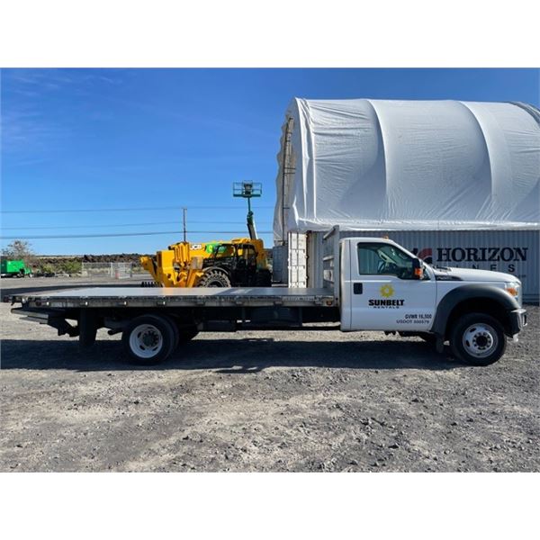 Kona - 2015 Ford F450 Flatbed Truck 16' with Liftgate - Needs Repair (in Kona)