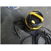 Image 2 : Small Stanley shop vac and heavy duty extension cord