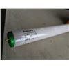 Image 3 : BOX OF FLUORESCENT BULBS