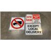 Image 1 : 4 METAL PARKING SIGNS