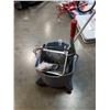 Image 3 : ROLLING MOP BUCKET WITH MOP AND WRINGER