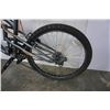 Image 2 : GREY AND ORANGE WICKED BIKE