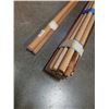 Image 2 : LOT OF WOOD DOWLING - 1/4 INCH TO 1 INCH ROUND APPX 60 FEET TOTAL