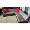 Image 2 : BRAND NEW PREMIUM OUTDOOR SECTIONAL RETAIL $2069 W/ DARK GREY CUSHIONS AND 2 ACCENT PILLOWS - MADE W