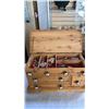 Image 9 : Jewelry box with contents, 4 rings and 2 necklaces