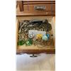 Image 2 : Jewelry box with contents