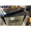 Image 2 : MODERN DINING TABLE WITH LEAF