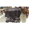 Image 2 : LARGE HOTEL BAUFOR BLANKET