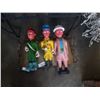 Image 1 : 3 WOOD DOLLS AND MINIATURE BENCH