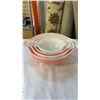 Image 1 : 4 PIECE VINTAGE PYREX MIXING BOWL SET - PINK AND WHITE