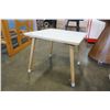 Image 2 : WHITE ENDTABLE