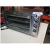 Image 2 : Black and Decker large capacity air fry convection oven working