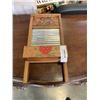 Image 1 : VINTAGE DUBL HANDL WASHBOARD