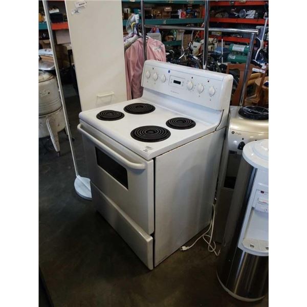 WHITE FRIGIDAIRE STOVE WORKING