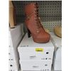 Image 1 : 2 Pairs of Size 9 Front Lacing High Heel Boots