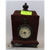 Image 1 : RED LEATHER CLOCK BOX