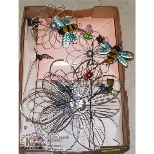 FLAT WITH 5 BUTTERFLY AND 2 BUMBLE-BEE GARDEN