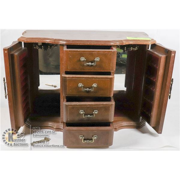 LARGE MUSICAL JEWELLRY BOX WITH KEYWIND