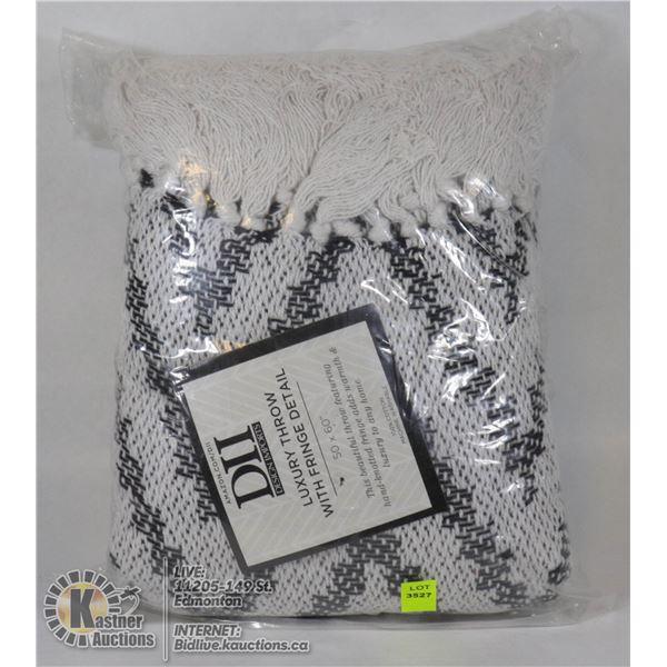 LUXURY THROW  WITH FRINGE
