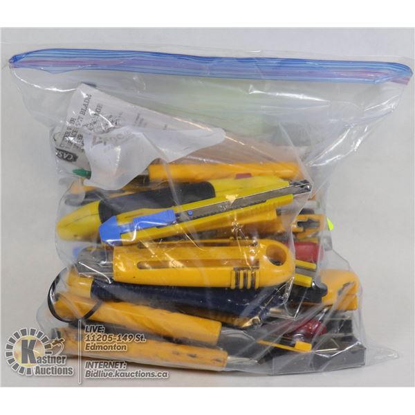 BAG OF UTILITY KNIVES