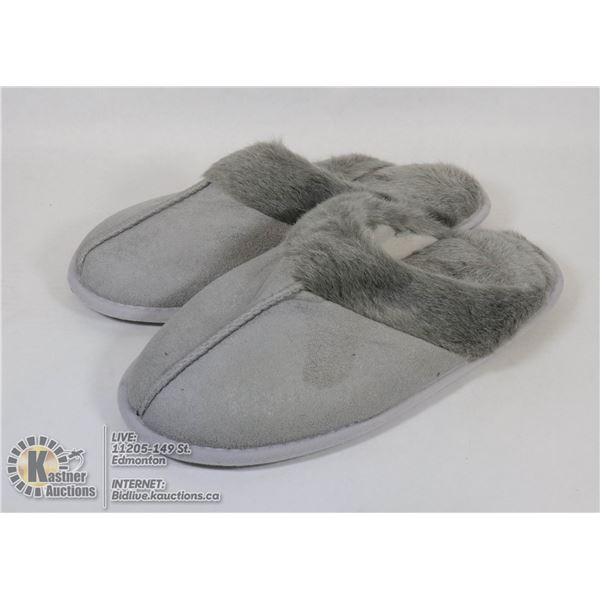 PAIR OF SLIPON HOUSE SLIPPERS SIZE 7-8 MENS