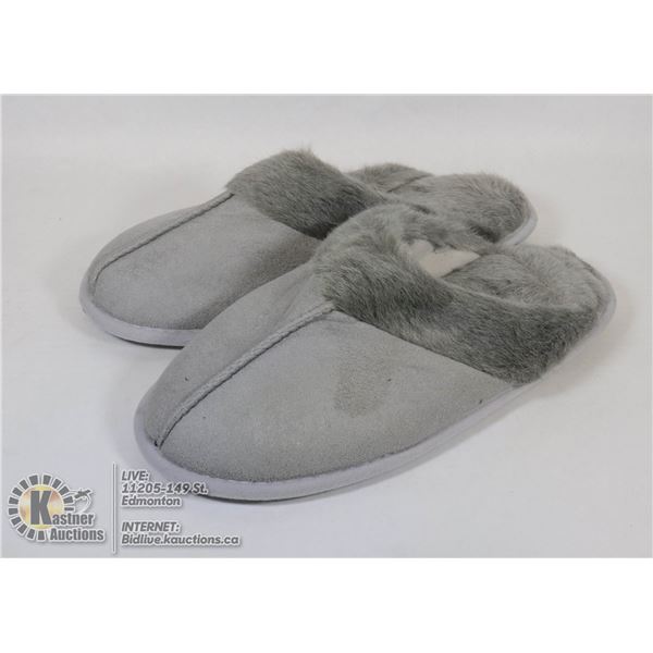 PAIR OF SLIPON HOUSE SLIPPERS SIZE 7-8 MENS