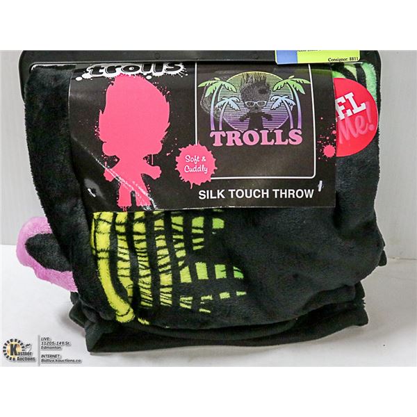 NEW TROLLS SILK TOUCH THROW