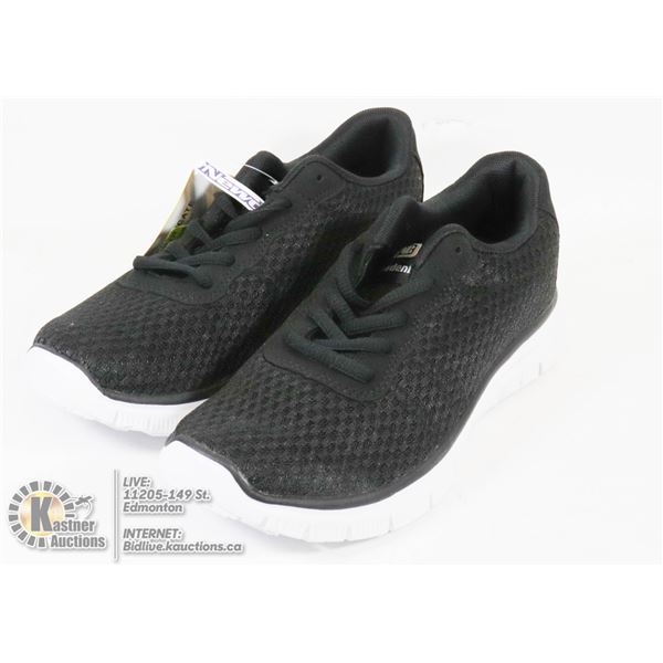 PAIR OF LADIES RUNNERS SIZE 7