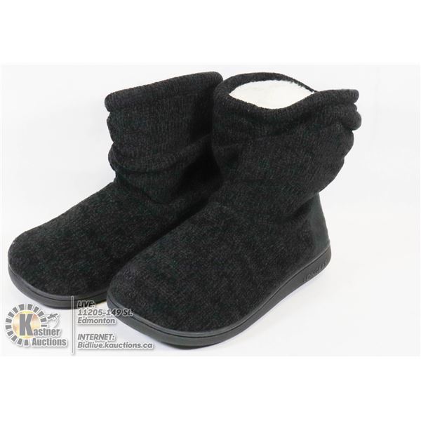 PAIR OF ANKLE HIGH SLIPPERS - SIZE 5/6