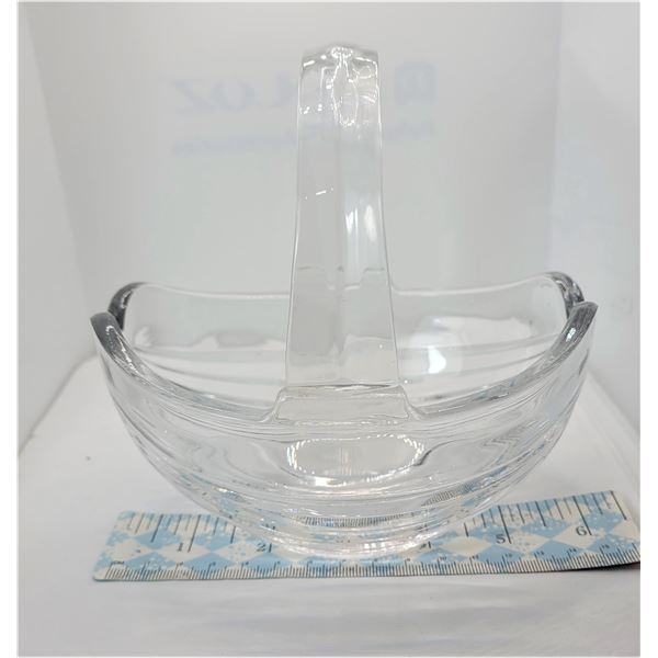 30)  VINTAGE RIBBED GLASS BASKET CANDY DISH HOME DÉCOR