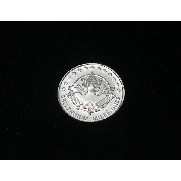 CANADIAN OVERSIZE STAMP COLLECTOR TIN