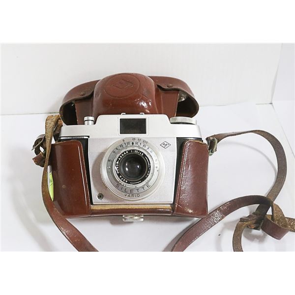 VTG AGFA FILM CAMERA IN A LEATHER CASE