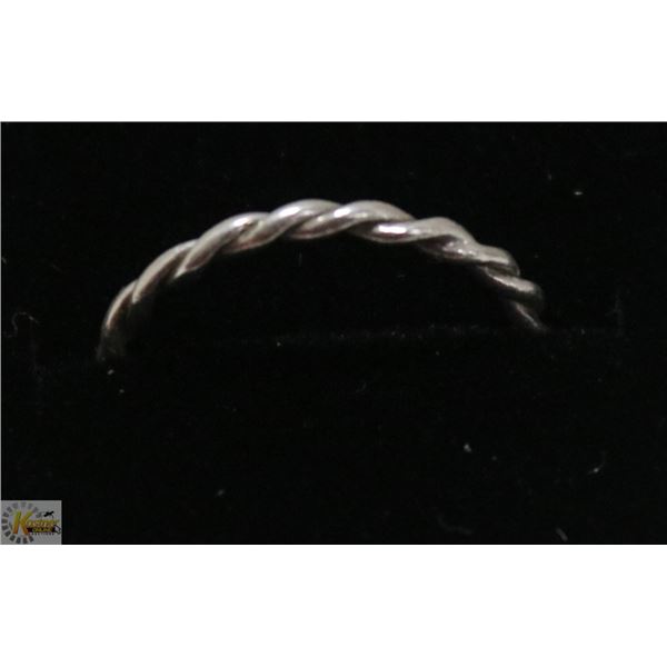 VINTAGE .SOLID .925 SILVER ROPE RING SZ 8