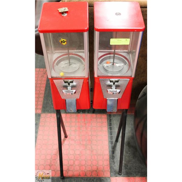 VINTAGE ACORN DOUBLE VENDING MACHINE ON STAND