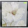Image 1 : SHOWHOME WALL DISPLAY - WHITE FLOWERS