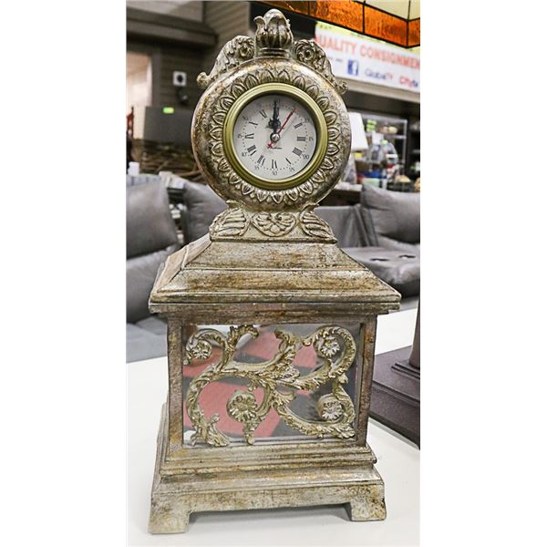 SHOWHOME DECORATIVE CLOCK WITH HIDDEN STORAGE