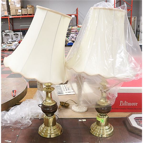 LOT OF 2 BRASS LAMPS