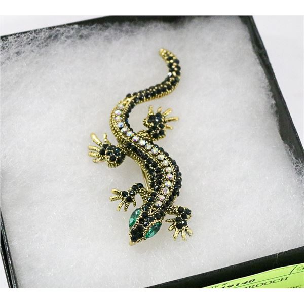 GEKO RHINESTONE BROOCH