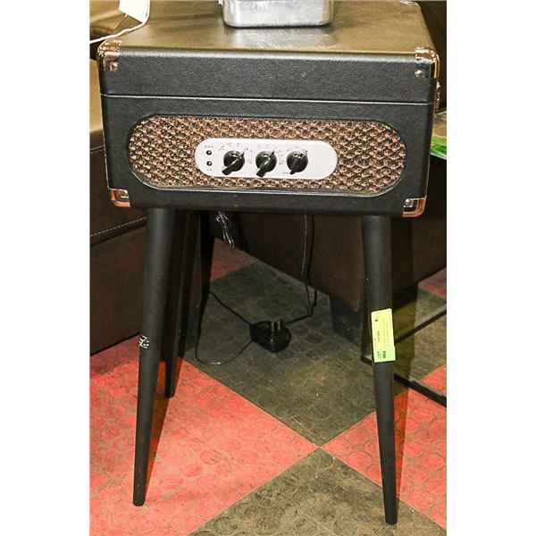 SYLVANIA A/M F.M AUX PHONO PLAYER BLACK BOX STAND