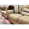 Image 5 : BROWN COUCH AND LOVE SEAT