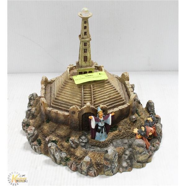 KRUSTONIA TABLE ORNAMENT