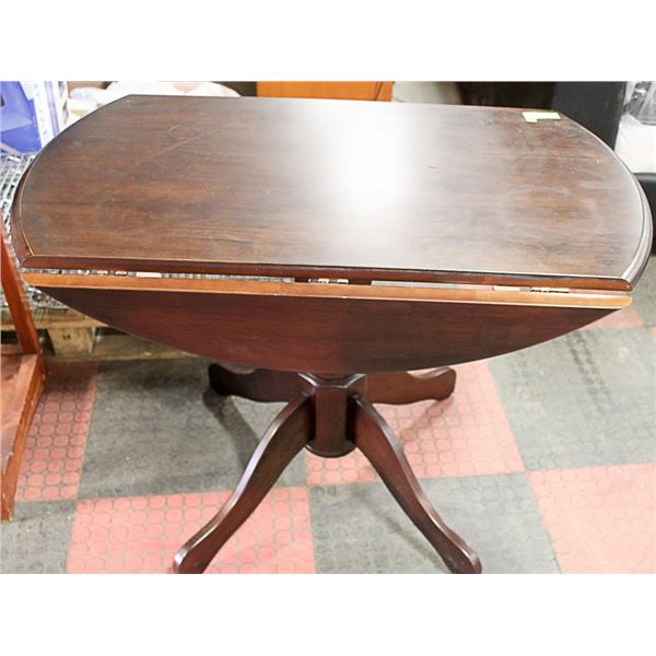 SOLID DARK WOOD SINGLE PEDESTAL TABLE WITH 2