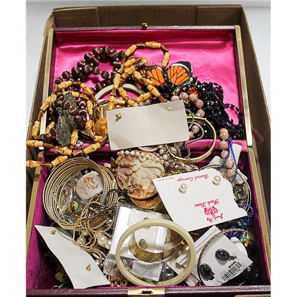 JEWELRY BOX LOT