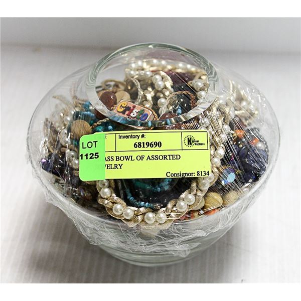 GLASS BOWL OF ASSORTED JEWELRY